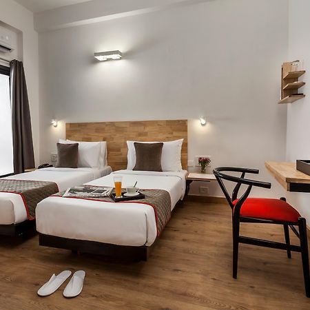 Oyo Townhouse 80 Meera Bagh Delhi  Exterior photo